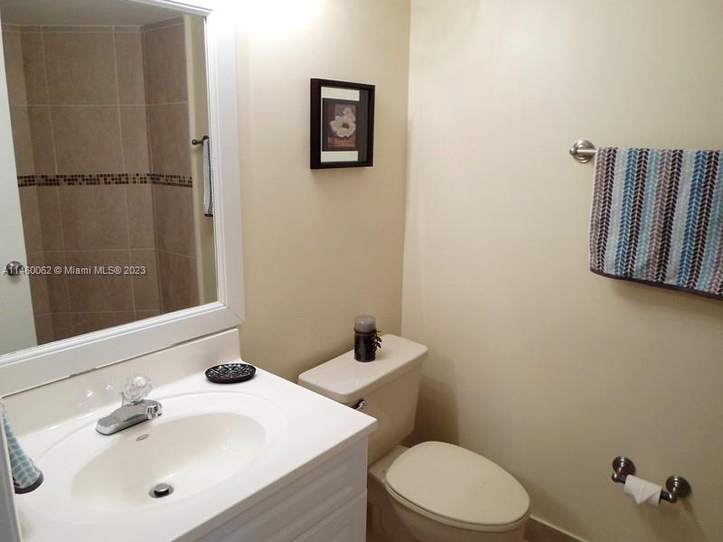 LAKE POINTE CONDOMINIUM N - Residential