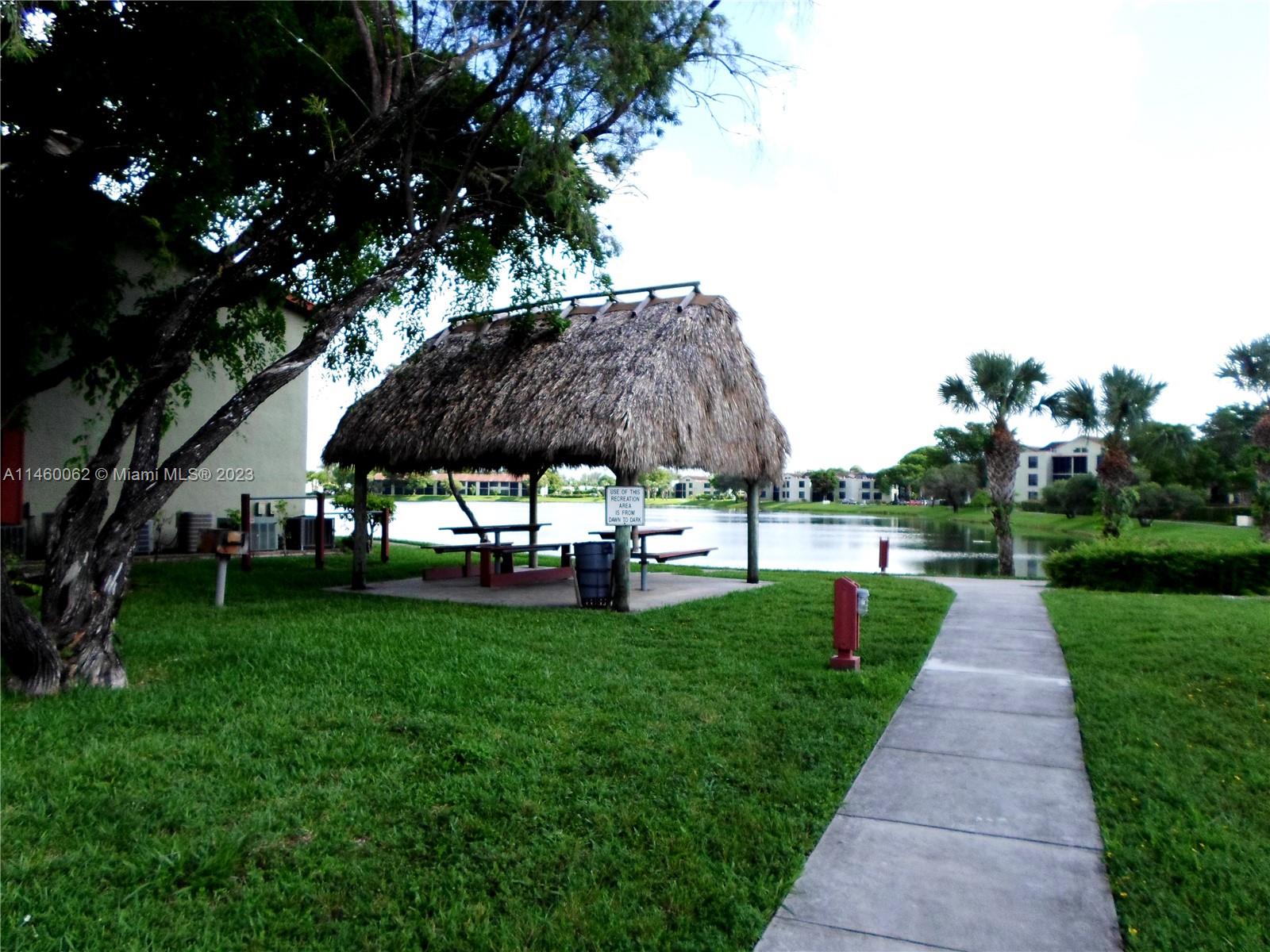LAKE POINTE CONDOMINIUM N - Residential