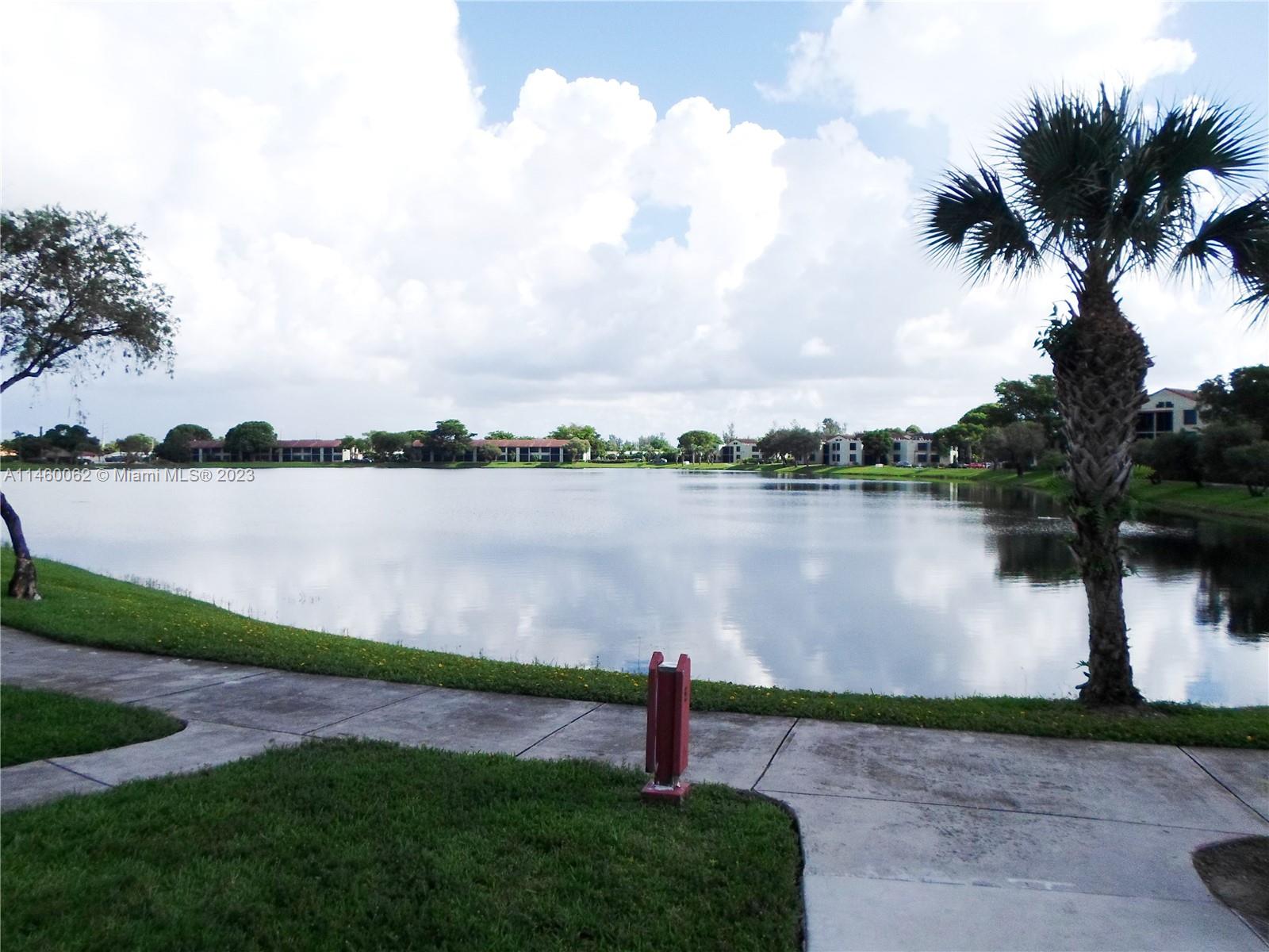 LAKE POINTE CONDOMINIUM N - Residential