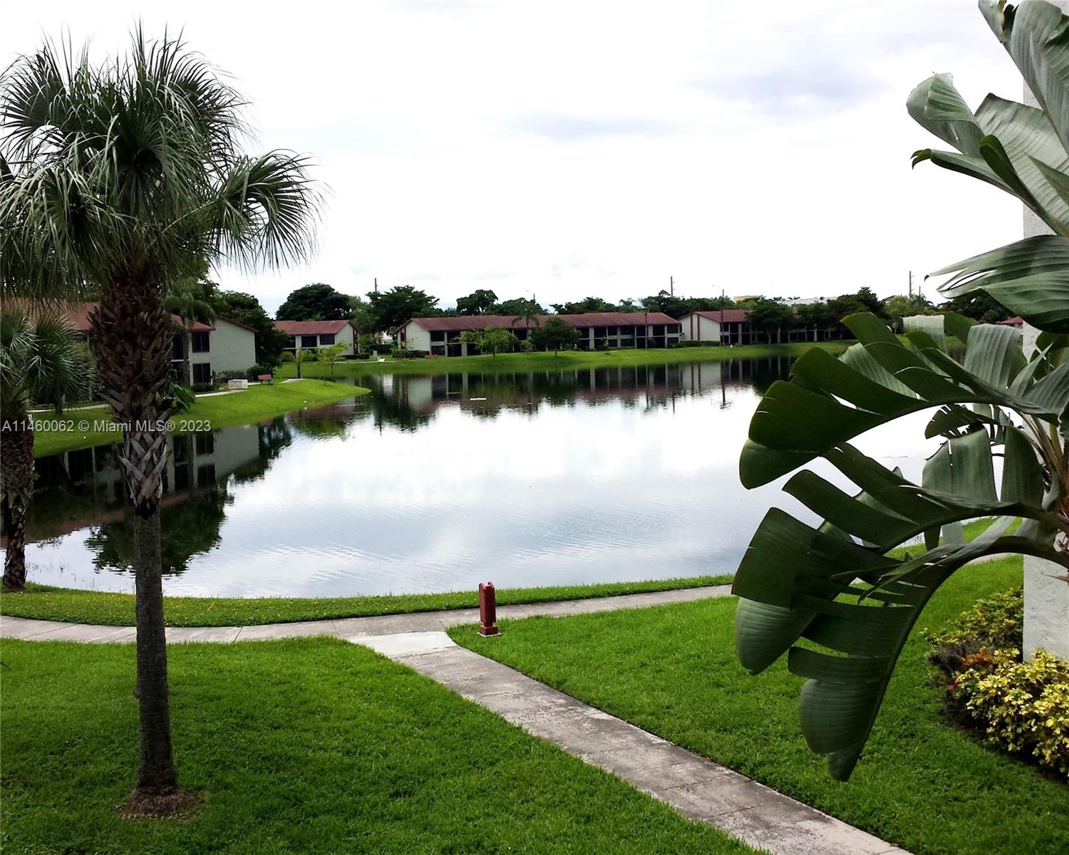LAKE POINTE CONDOMINIUM N - Residential