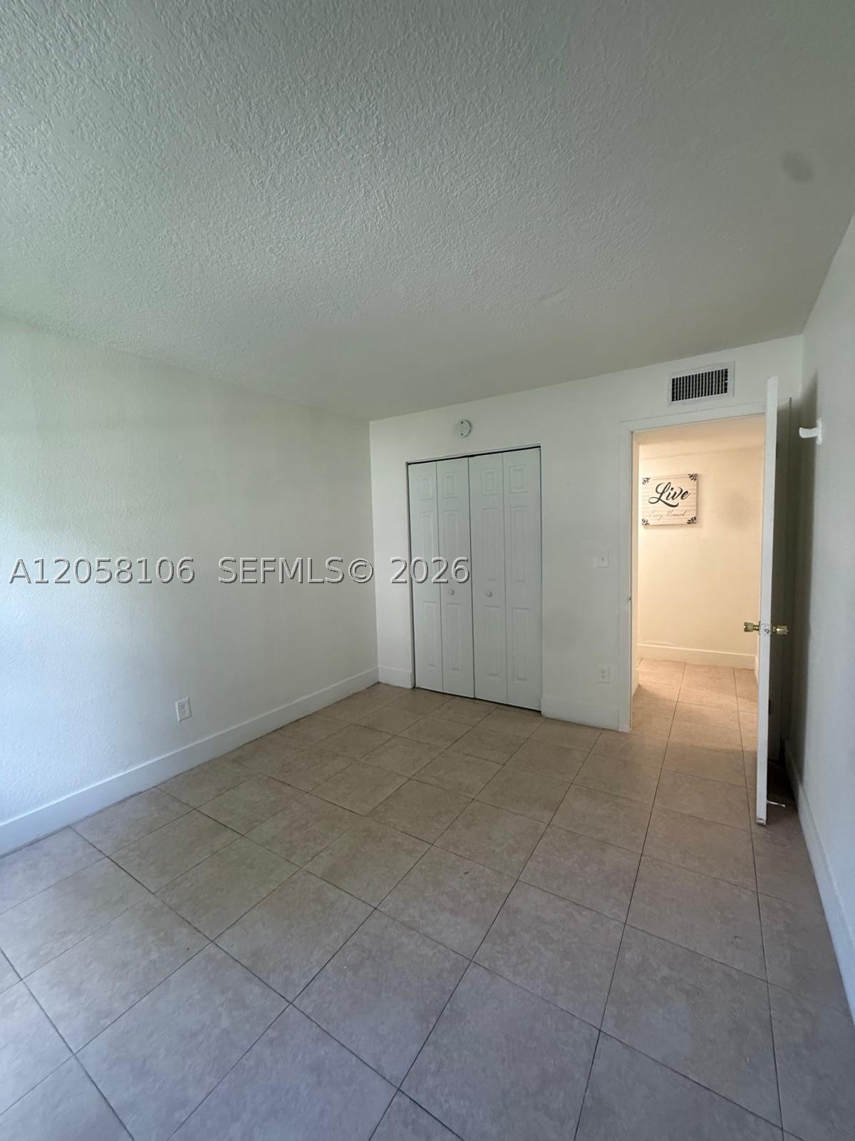 CAMBRIDGE CONDO - Residential