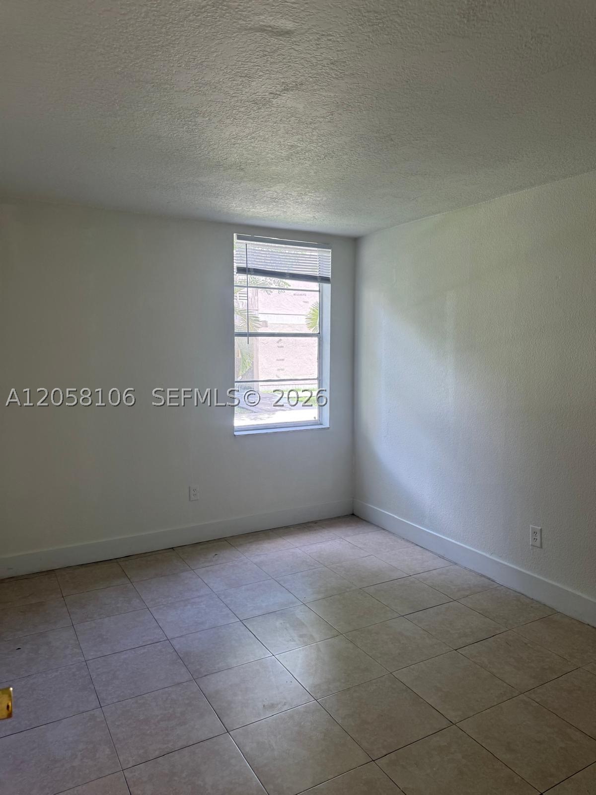 CAMBRIDGE CONDO - Residential
