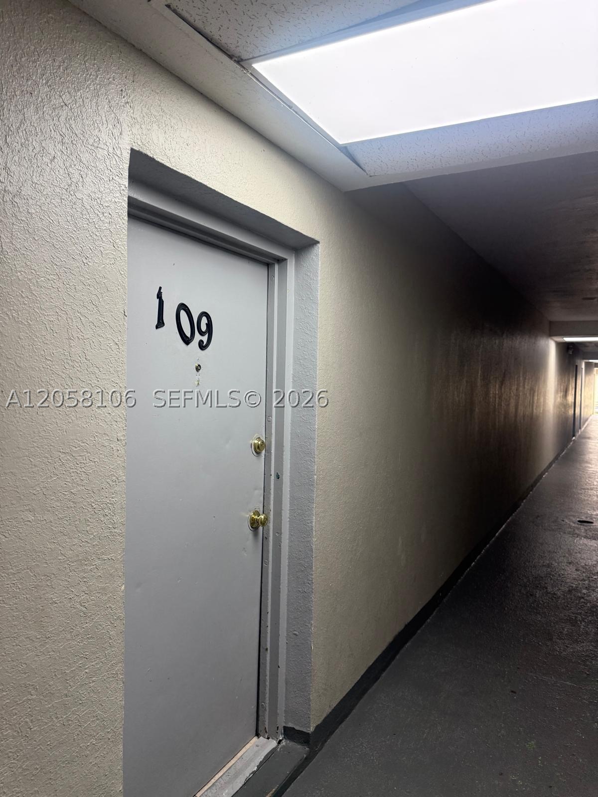 CAMBRIDGE CONDO - Residential