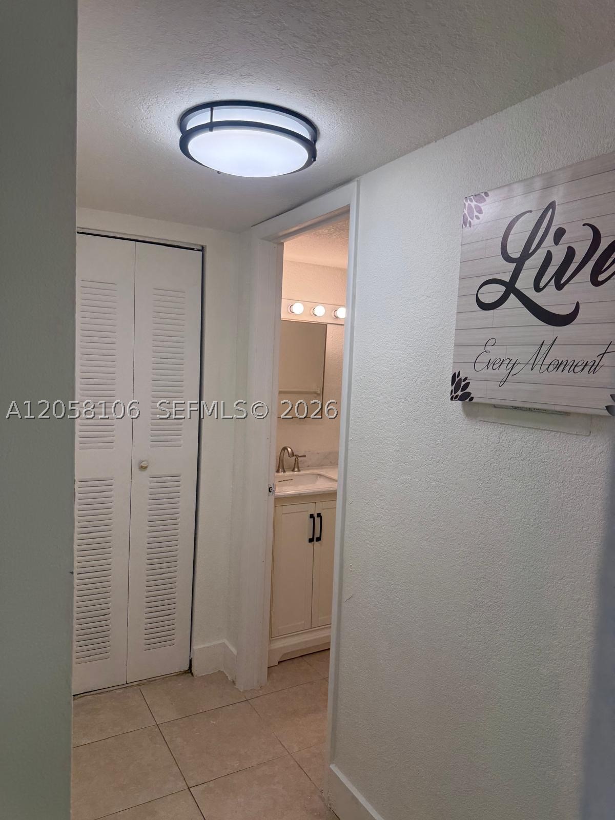 CAMBRIDGE CONDO - Residential