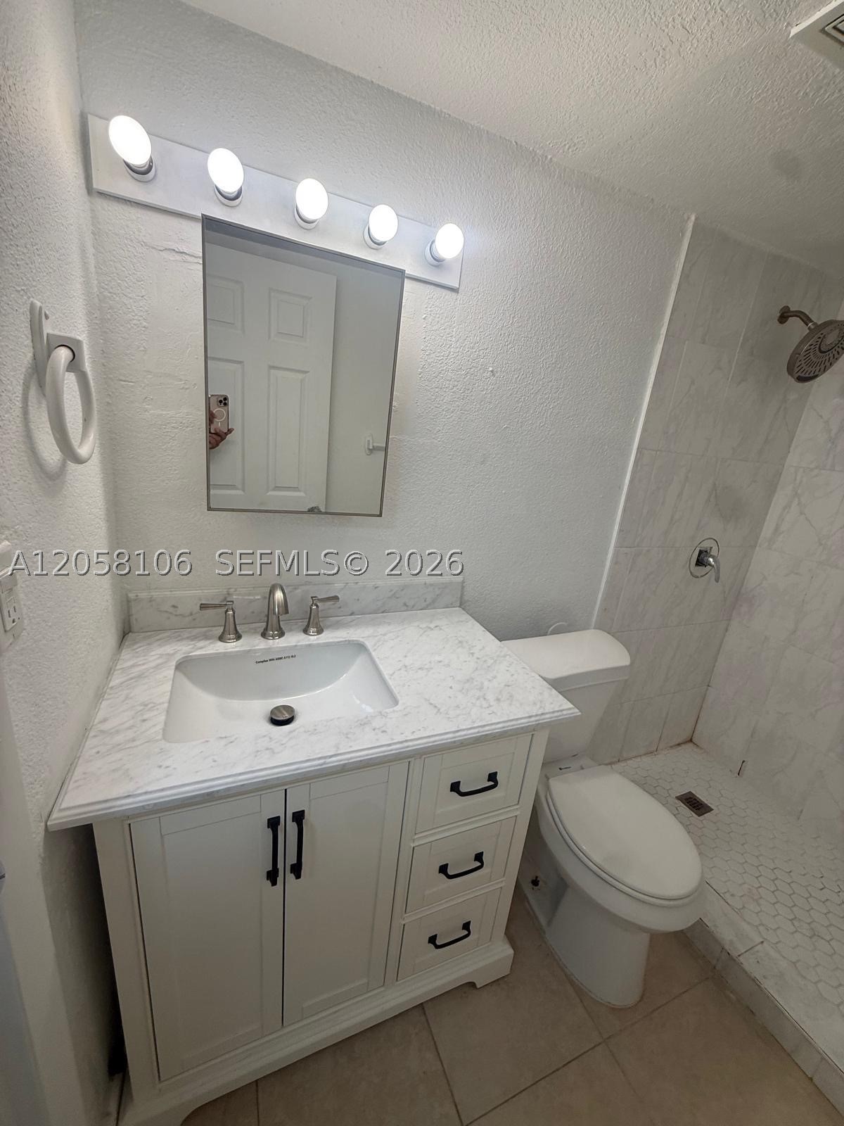 CAMBRIDGE CONDO - Residential