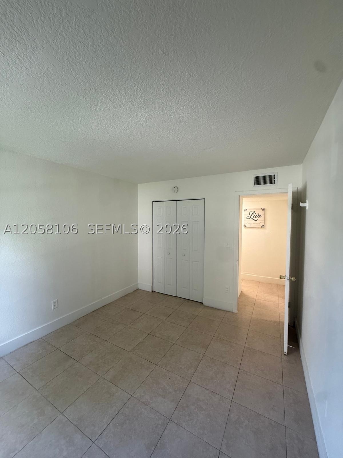 CAMBRIDGE CONDO - Residential