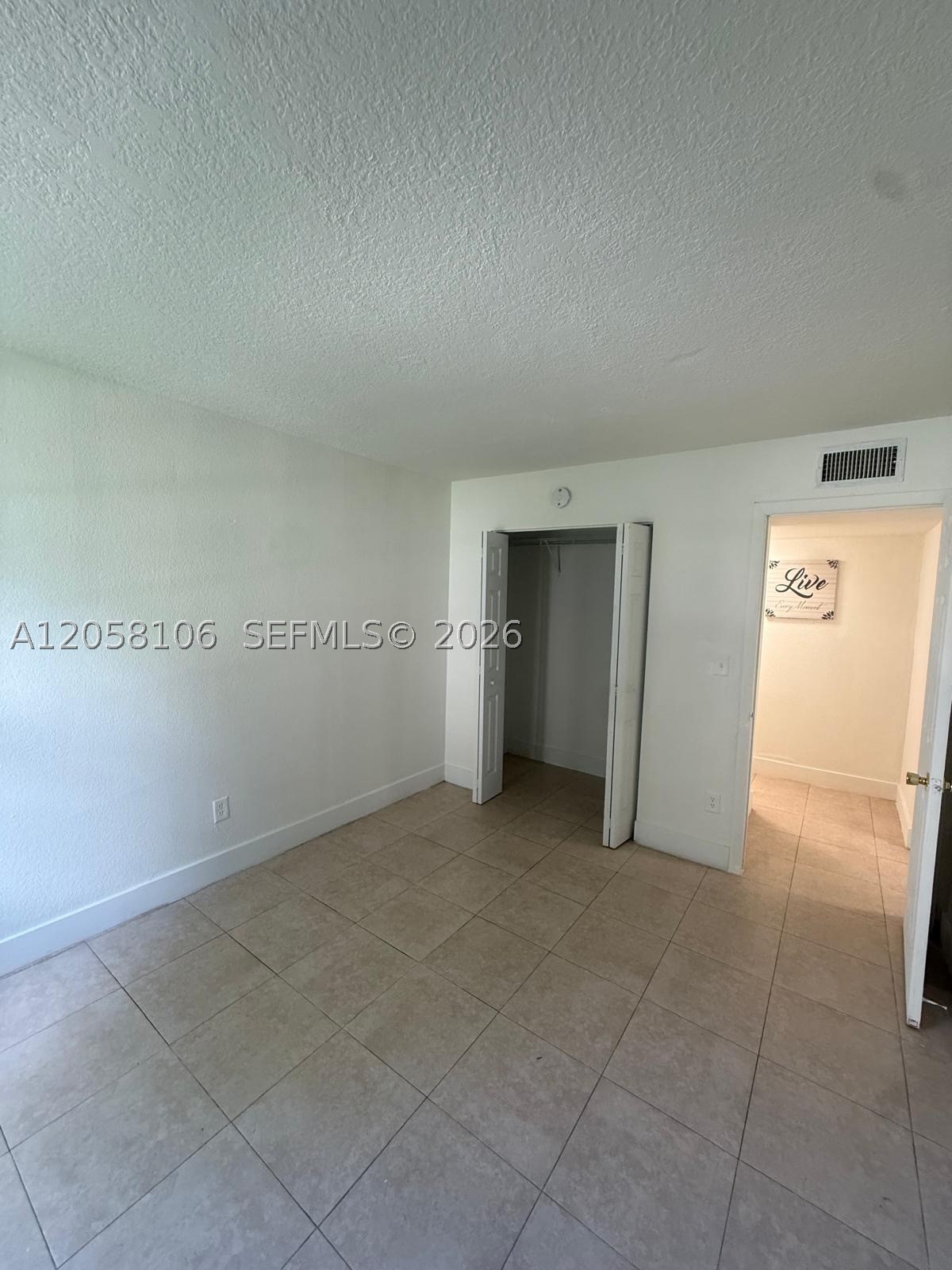 CAMBRIDGE CONDO - Residential
