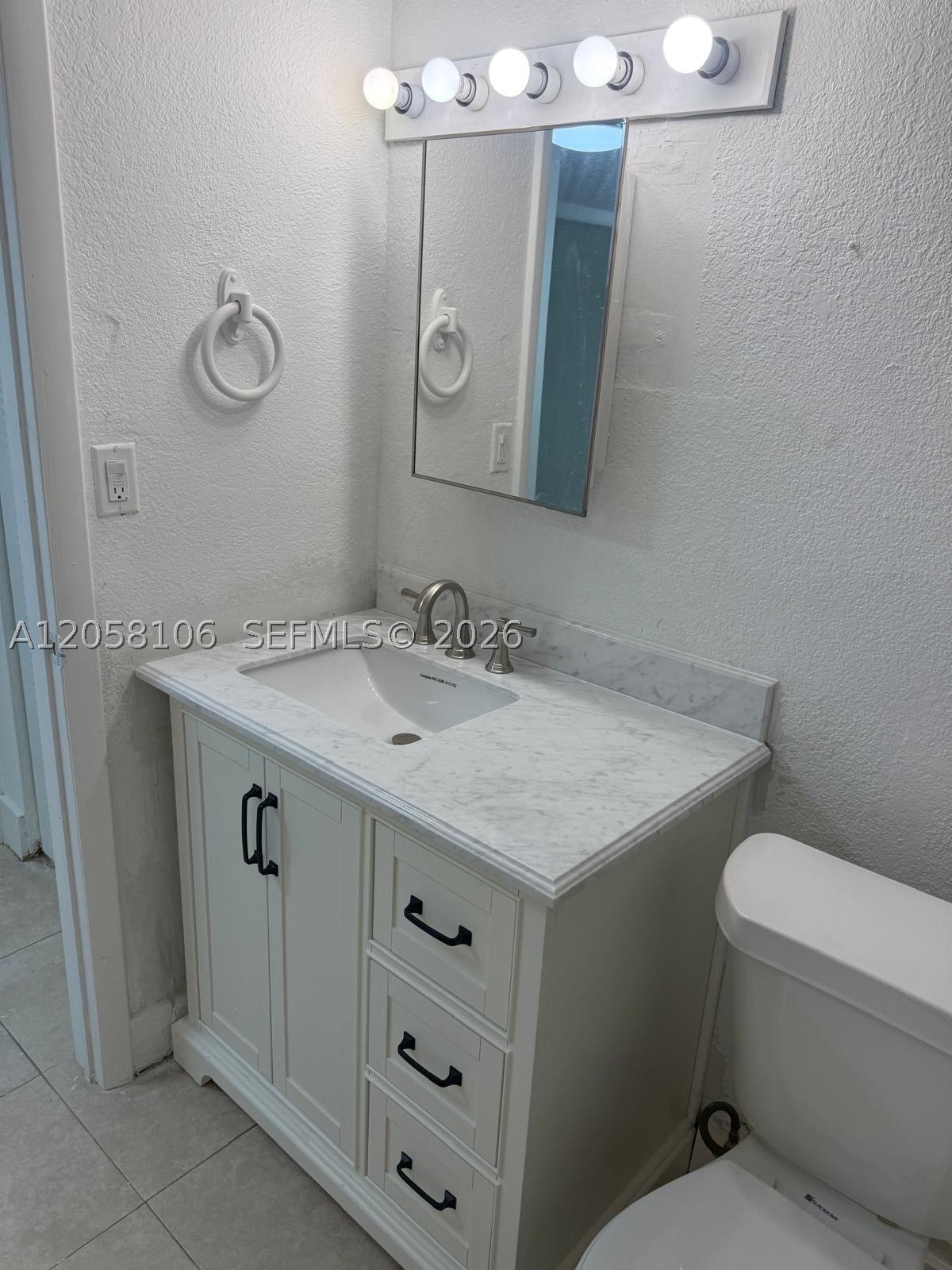 CAMBRIDGE CONDO - Residential