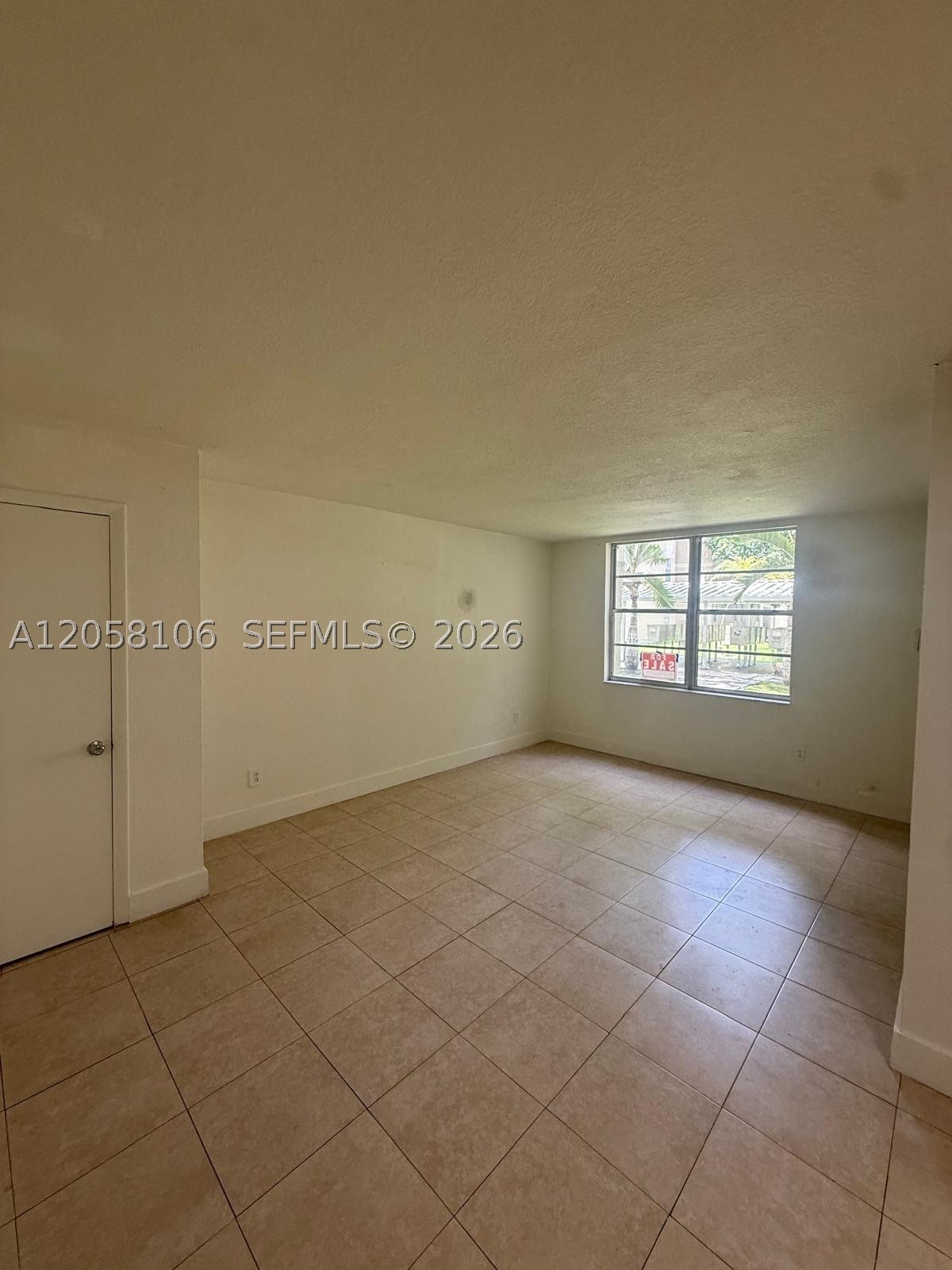 CAMBRIDGE CONDO - Residential