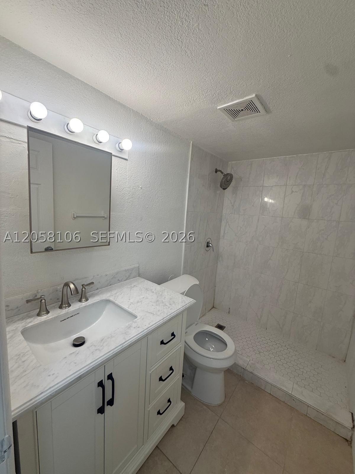 CAMBRIDGE CONDO - Residential