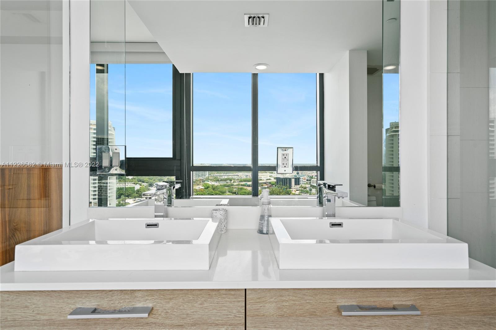 PARAISO BAY CONDO - Residential Lease