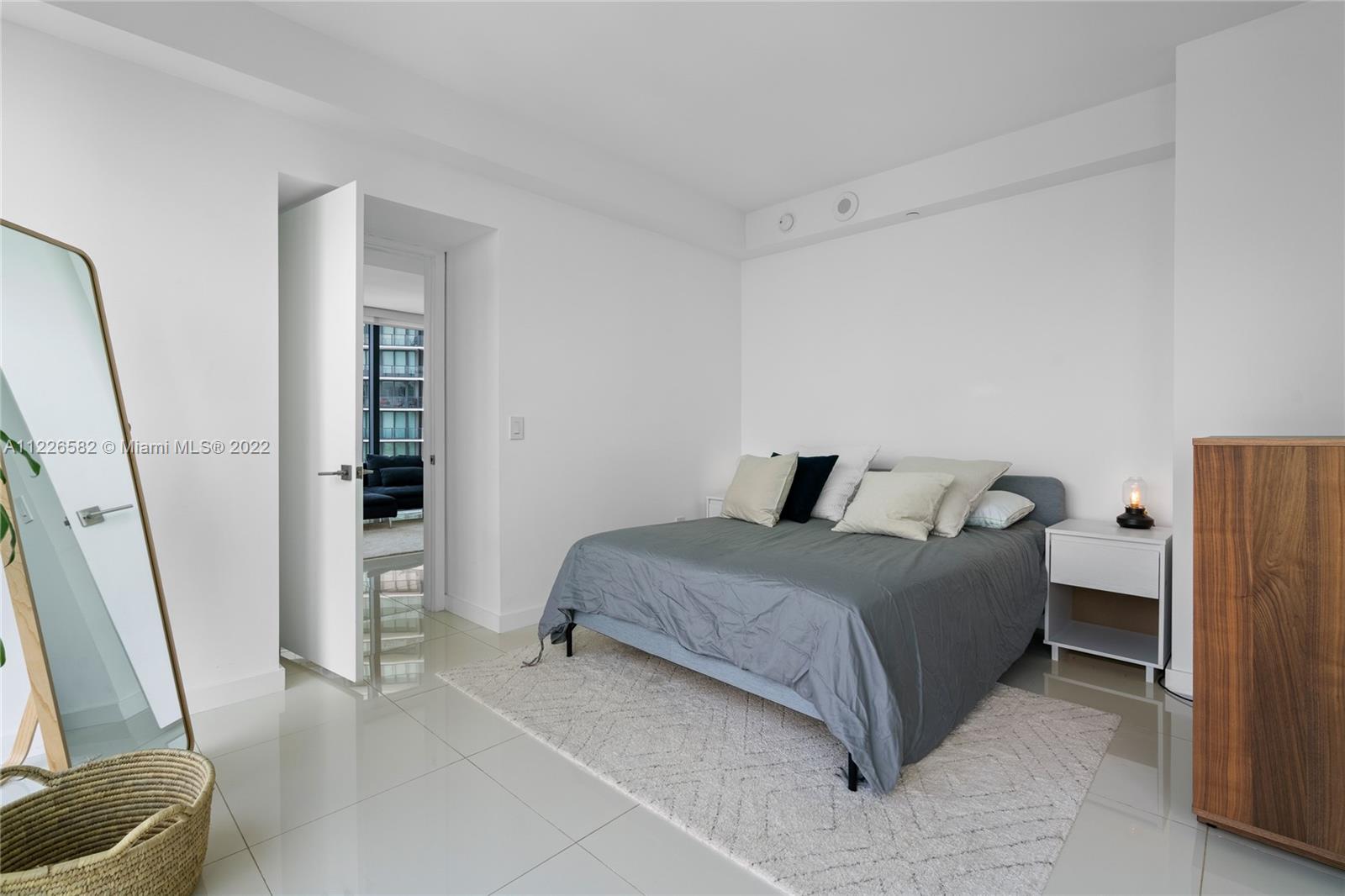 PARAISO BAY CONDO - Residential Lease