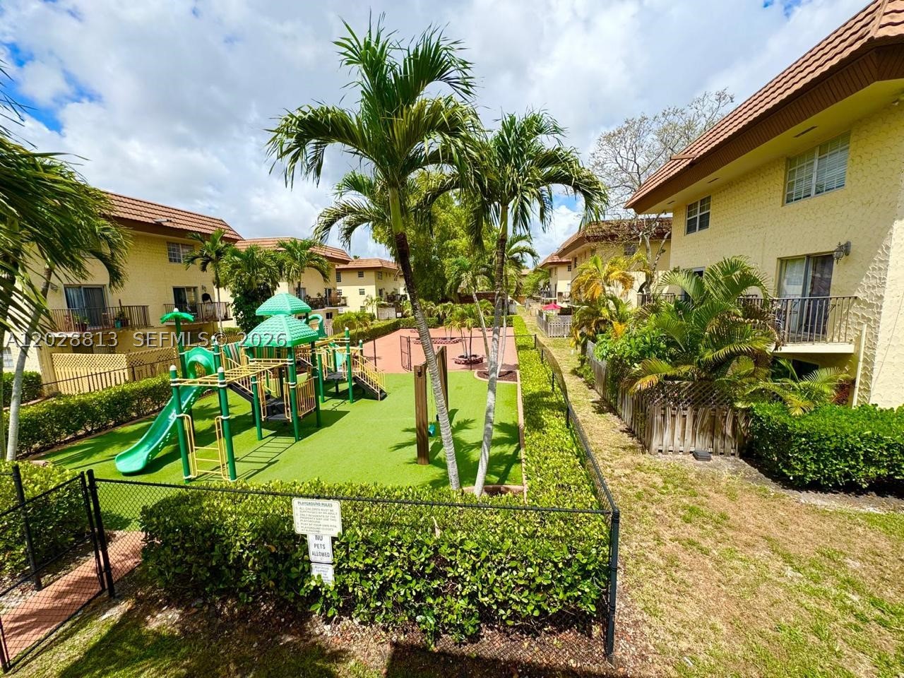 COURTYARDS AT KENDALL CON - Residential Lease