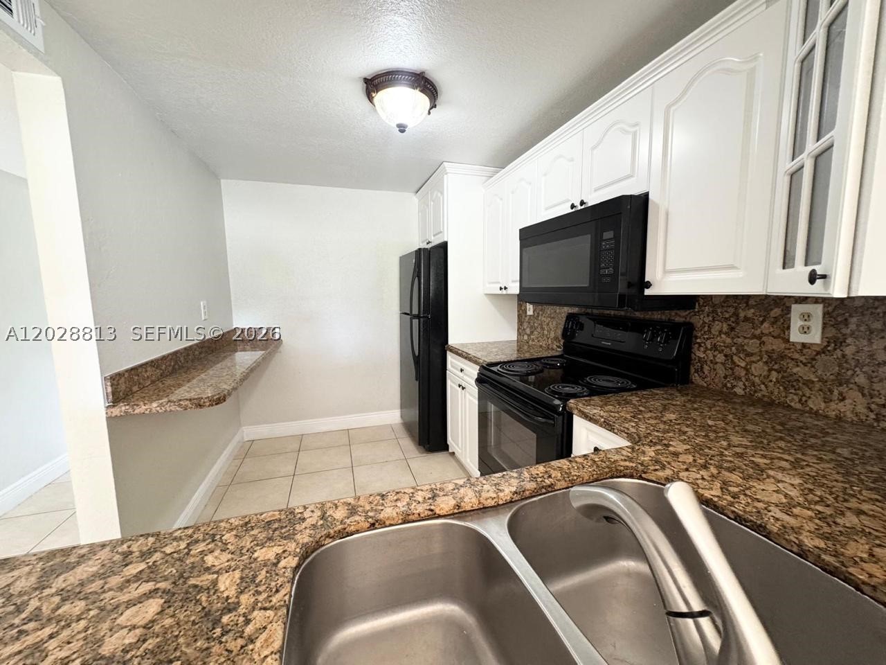 COURTYARDS AT KENDALL CON - Residential Lease