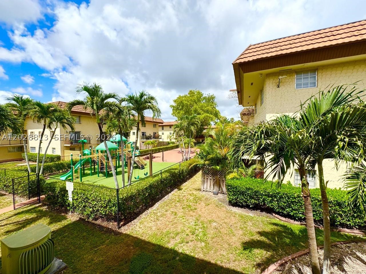 COURTYARDS AT KENDALL CON - Residential Lease