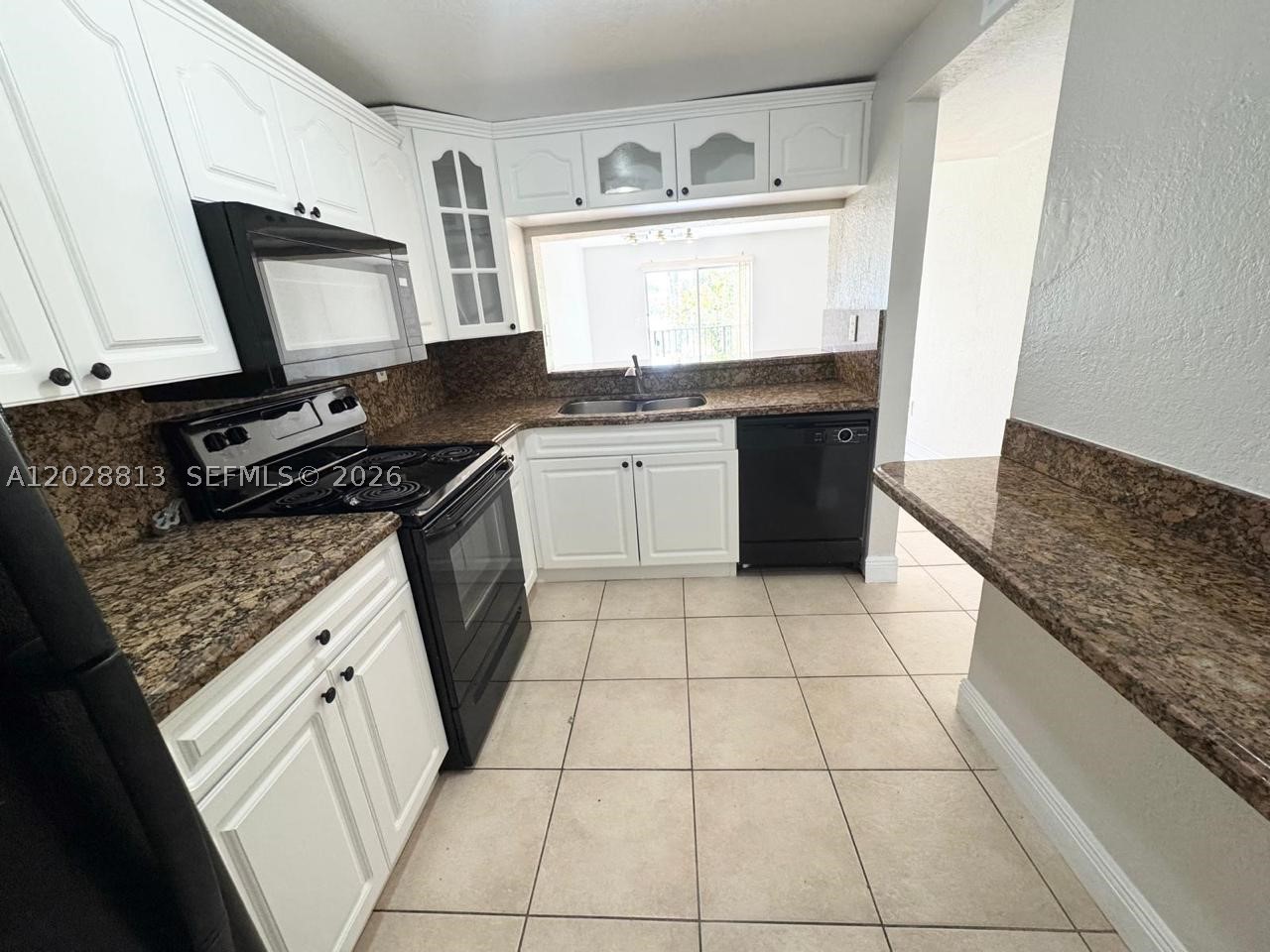 COURTYARDS AT KENDALL CON - Residential Lease