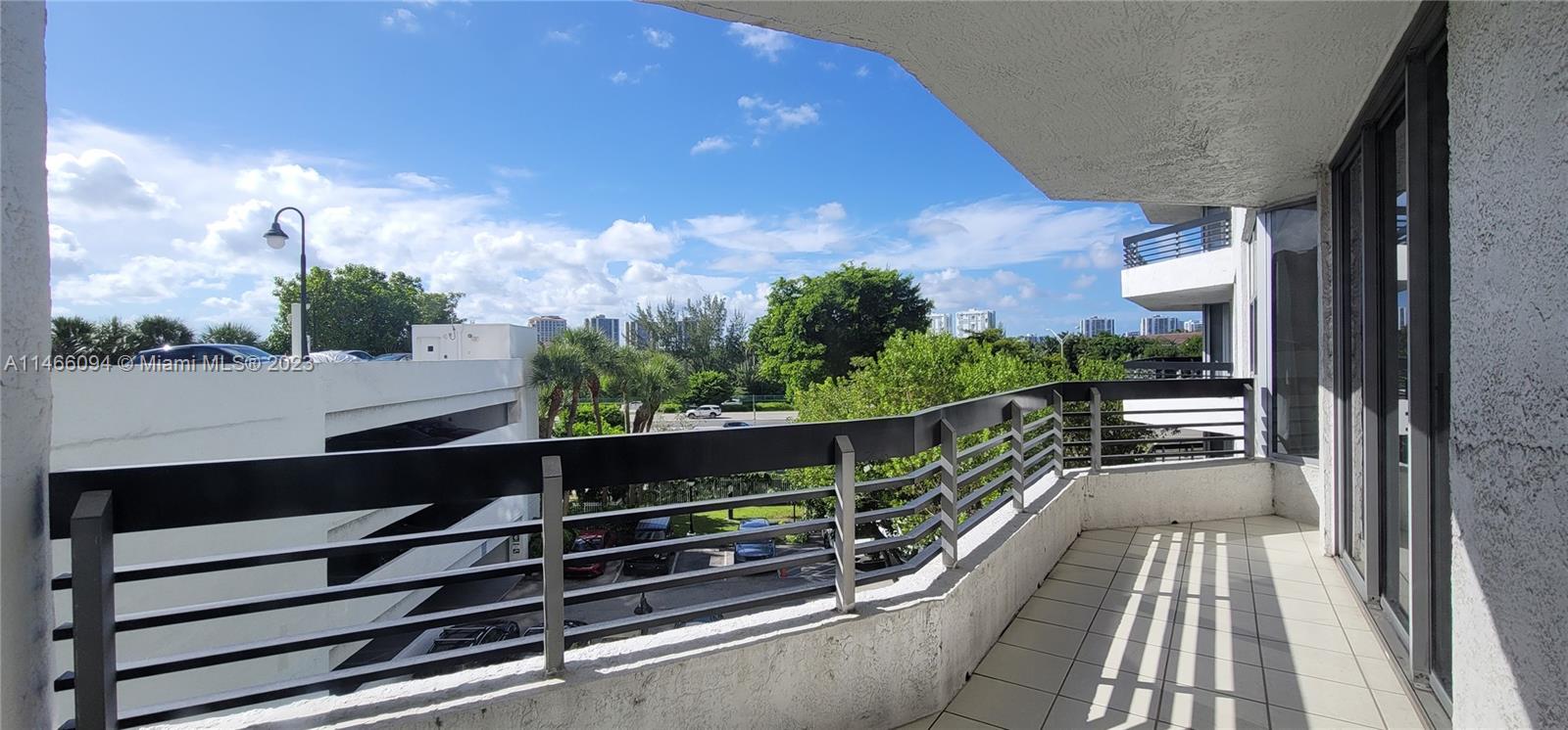 MYSTIC POINTE TOWER 600 - Residential Lease