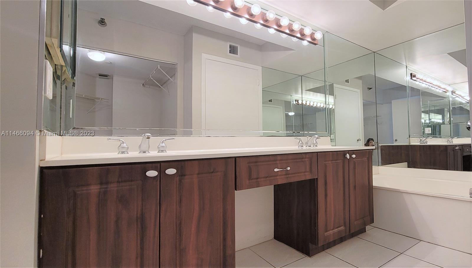 MYSTIC POINTE TOWER 600 - Residential Lease