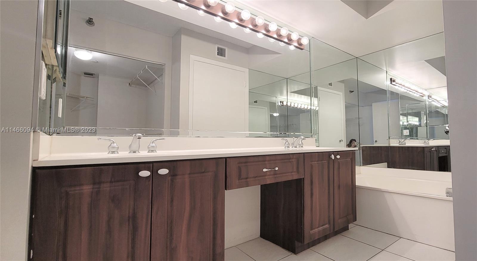 MYSTIC POINTE TOWER 600 - Residential Lease
