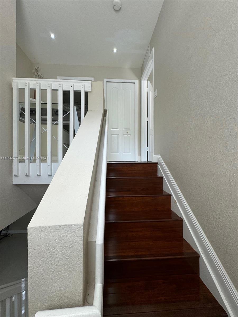THE COURTS AT BAYSHORE I - Residential