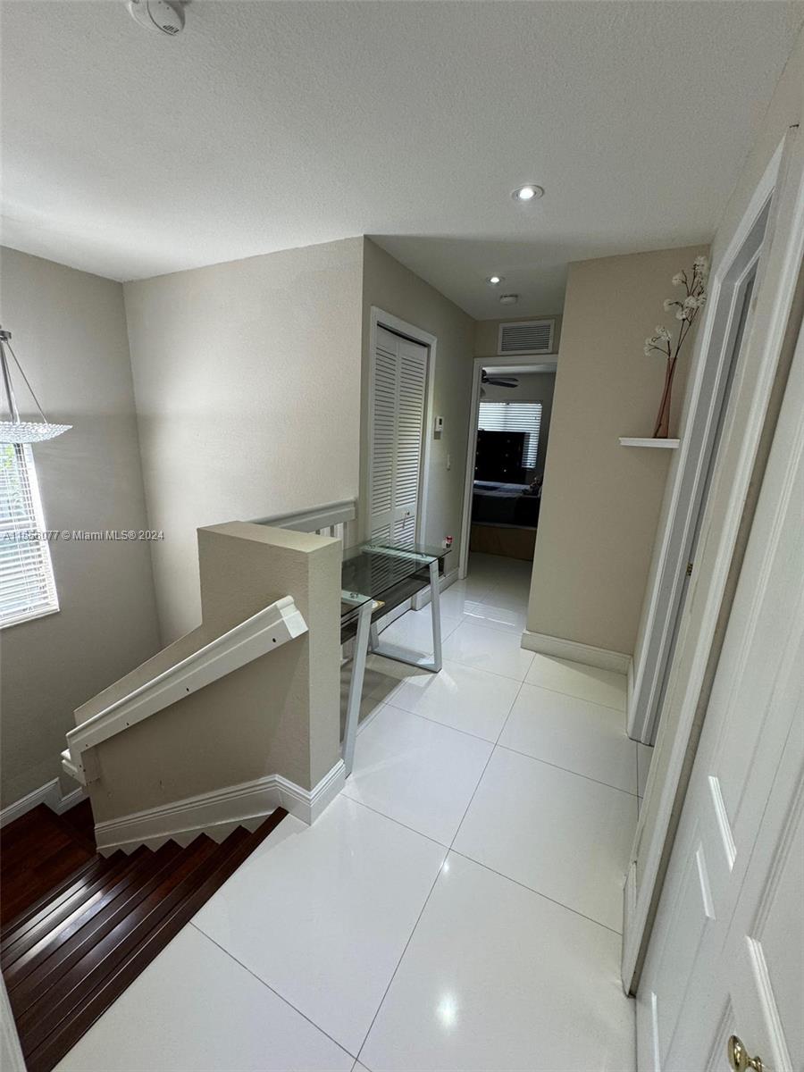 THE COURTS AT BAYSHORE I - Residential
