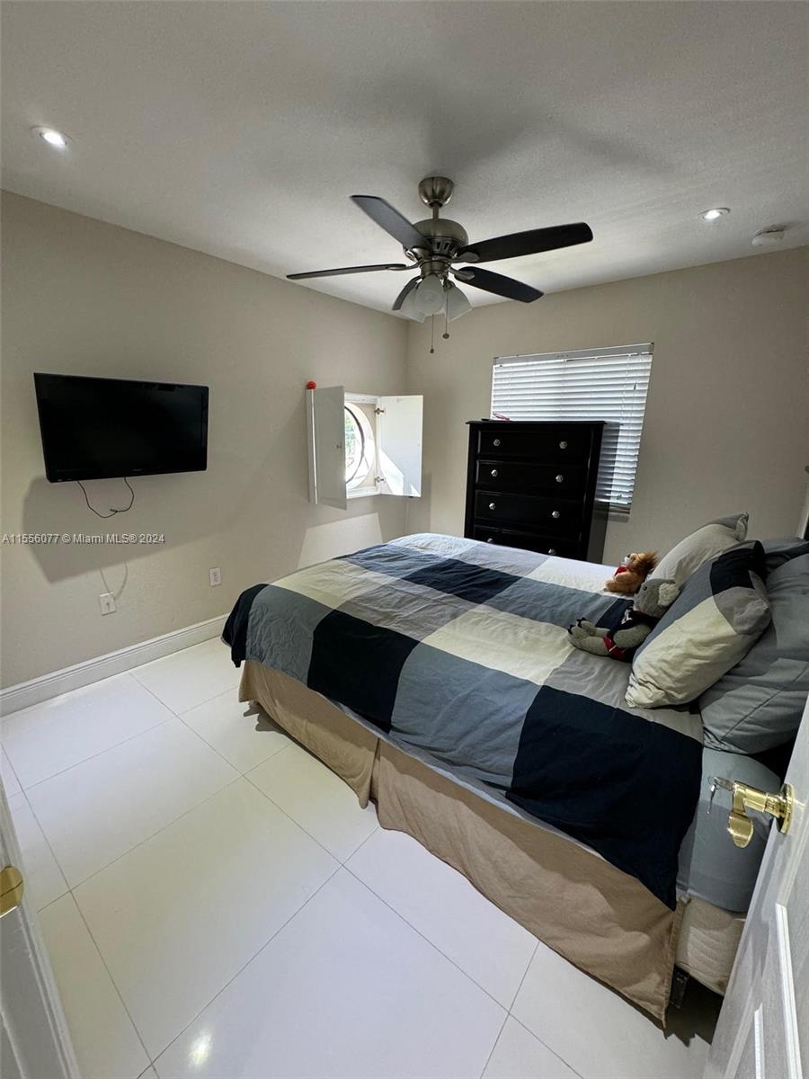 THE COURTS AT BAYSHORE I - Residential
