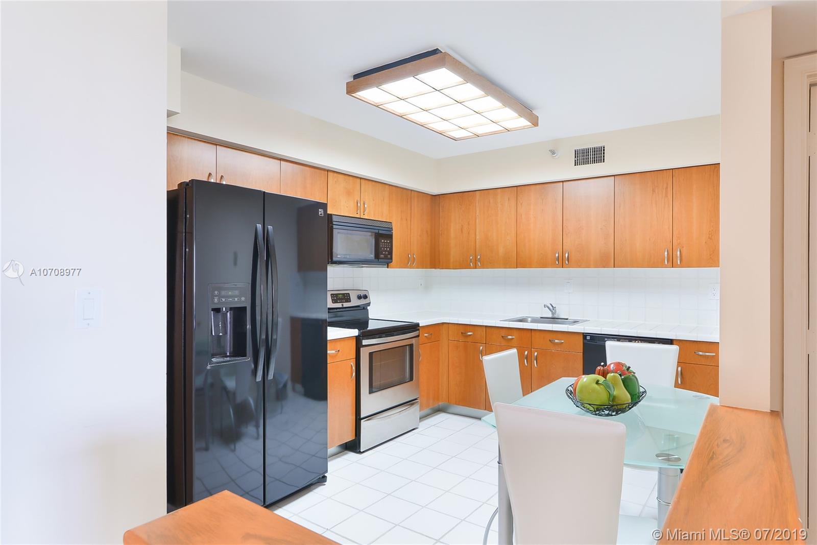 MYSTIC POINTE TOWER 500 C - Residential