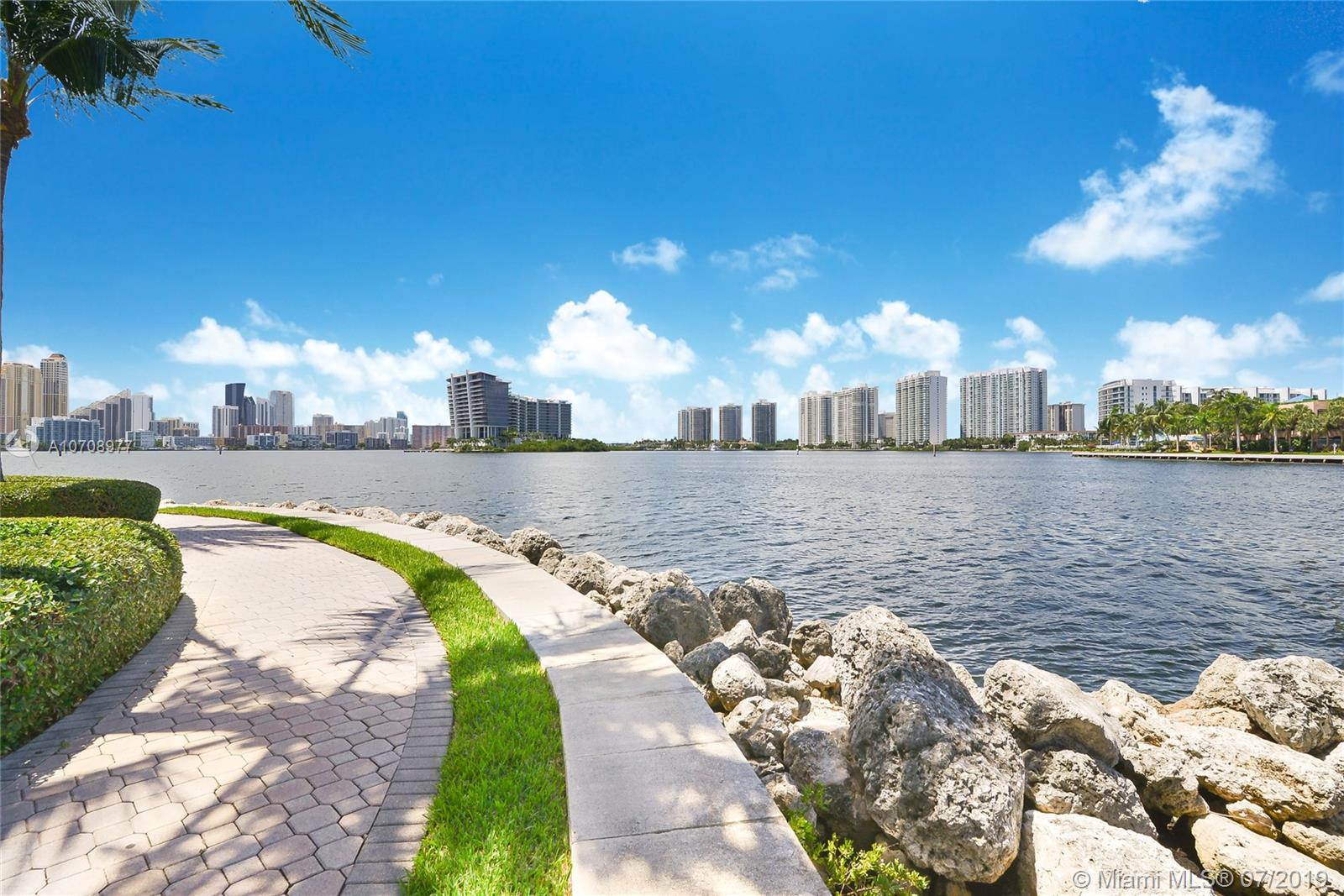 MYSTIC POINTE TOWER 500 C - Residential
