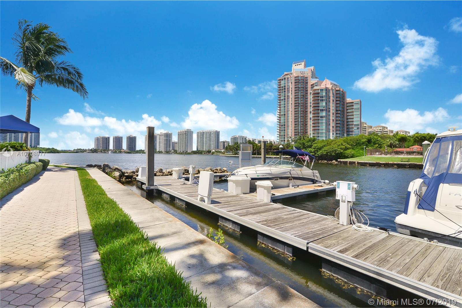 MYSTIC POINTE TOWER 500 C - Residential