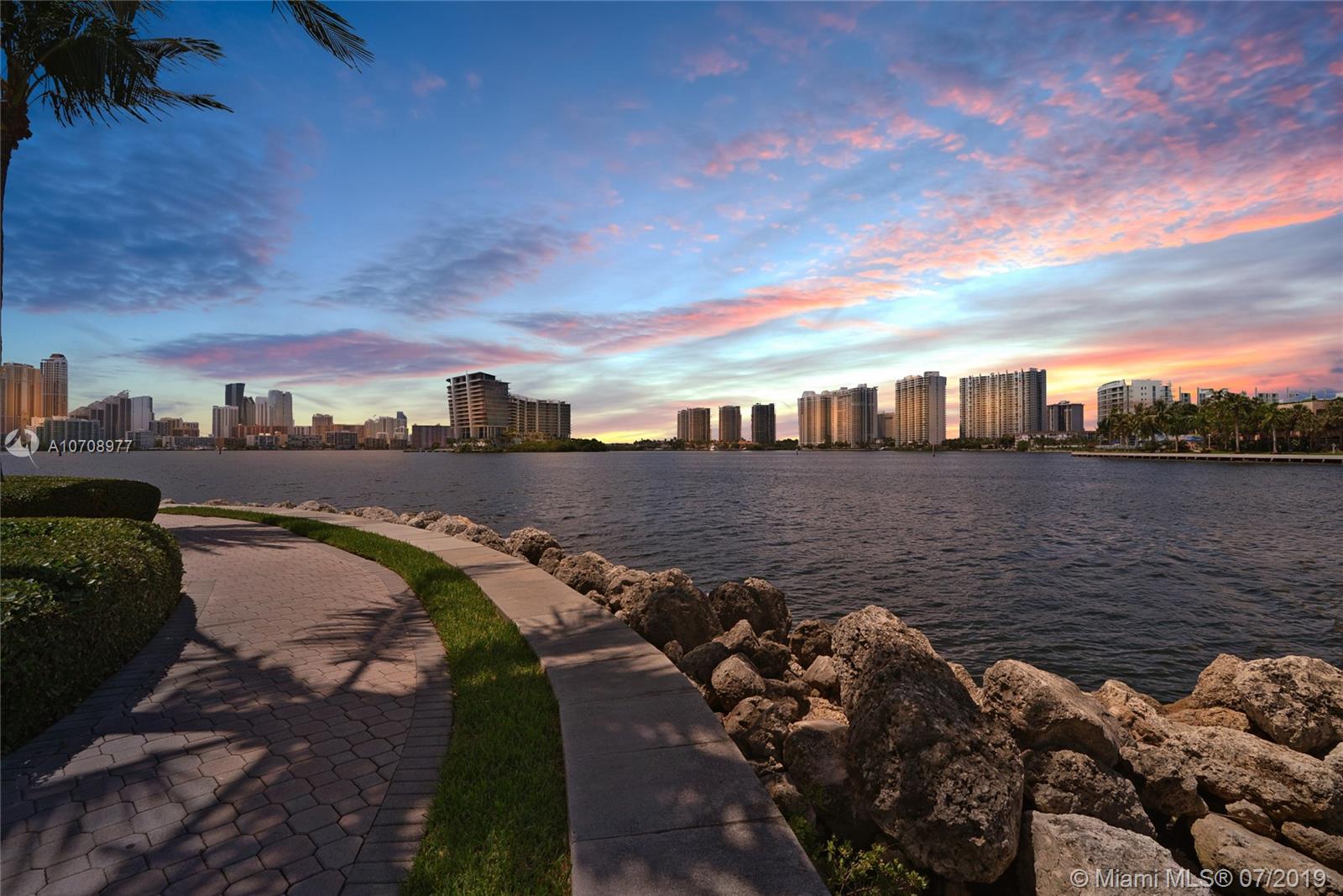 MYSTIC POINTE TOWER 500 C - Residential