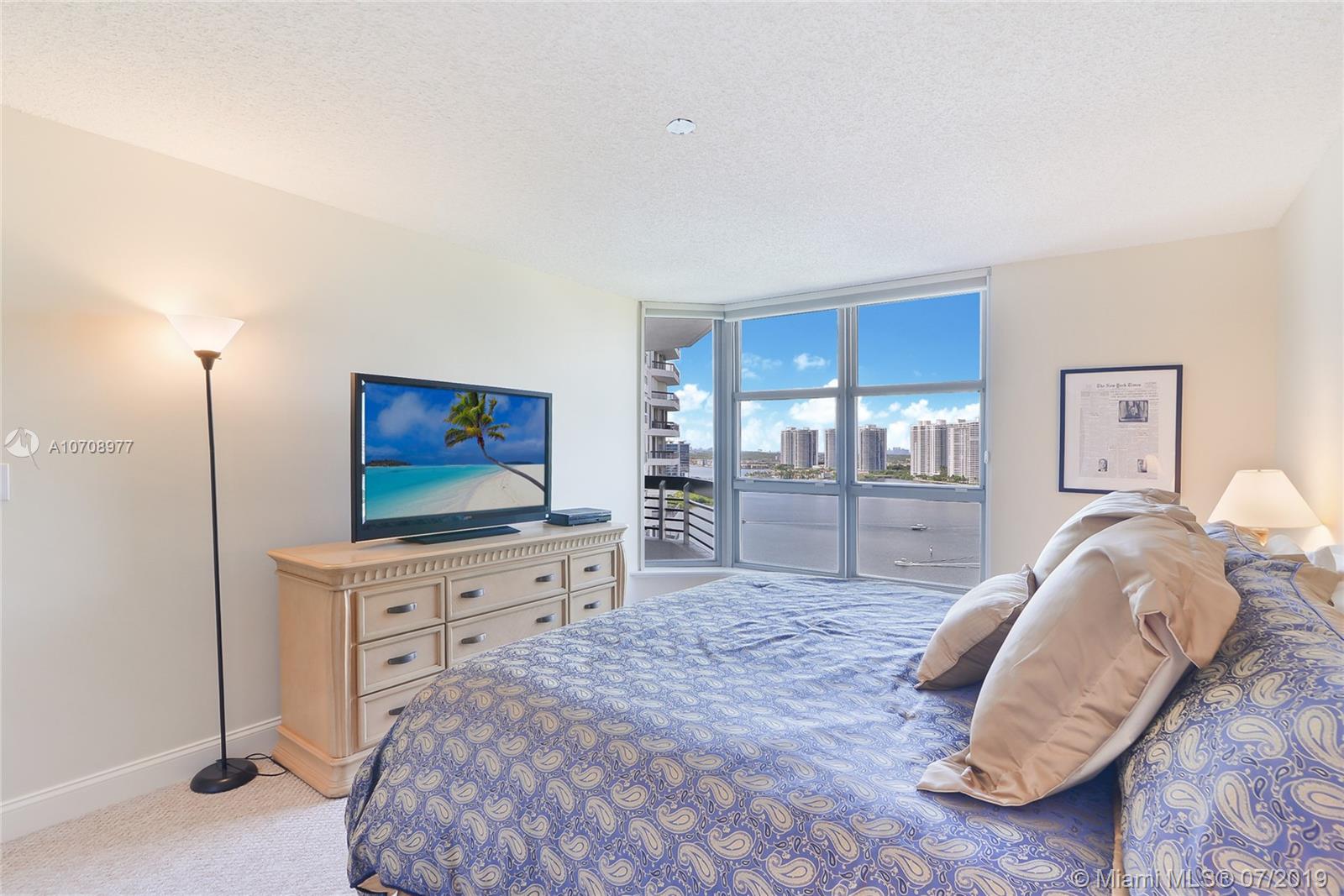 MYSTIC POINTE TOWER 500 C - Residential