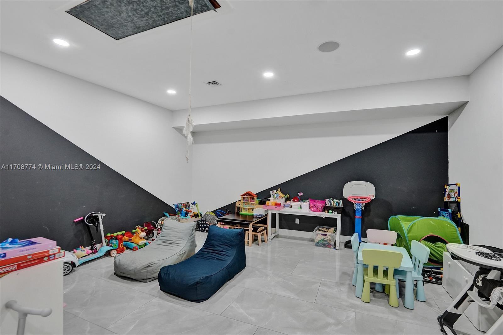 SHADY RIDGE ESTATES - Residential