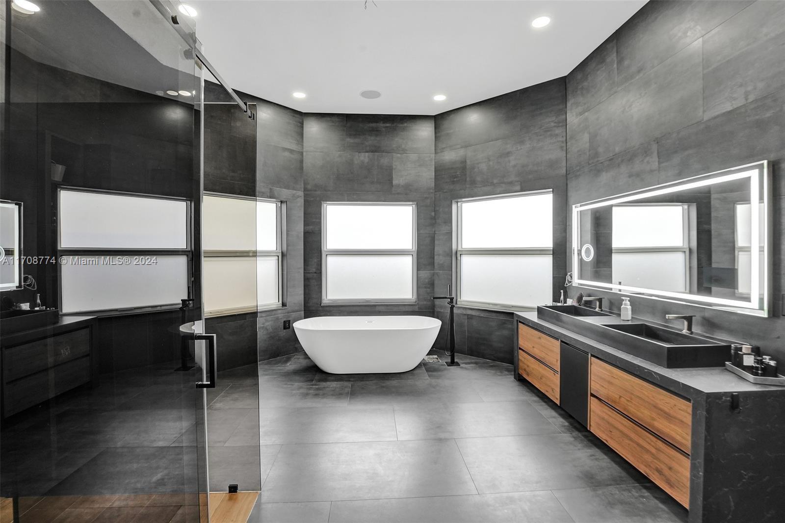 SHADY RIDGE ESTATES - Residential