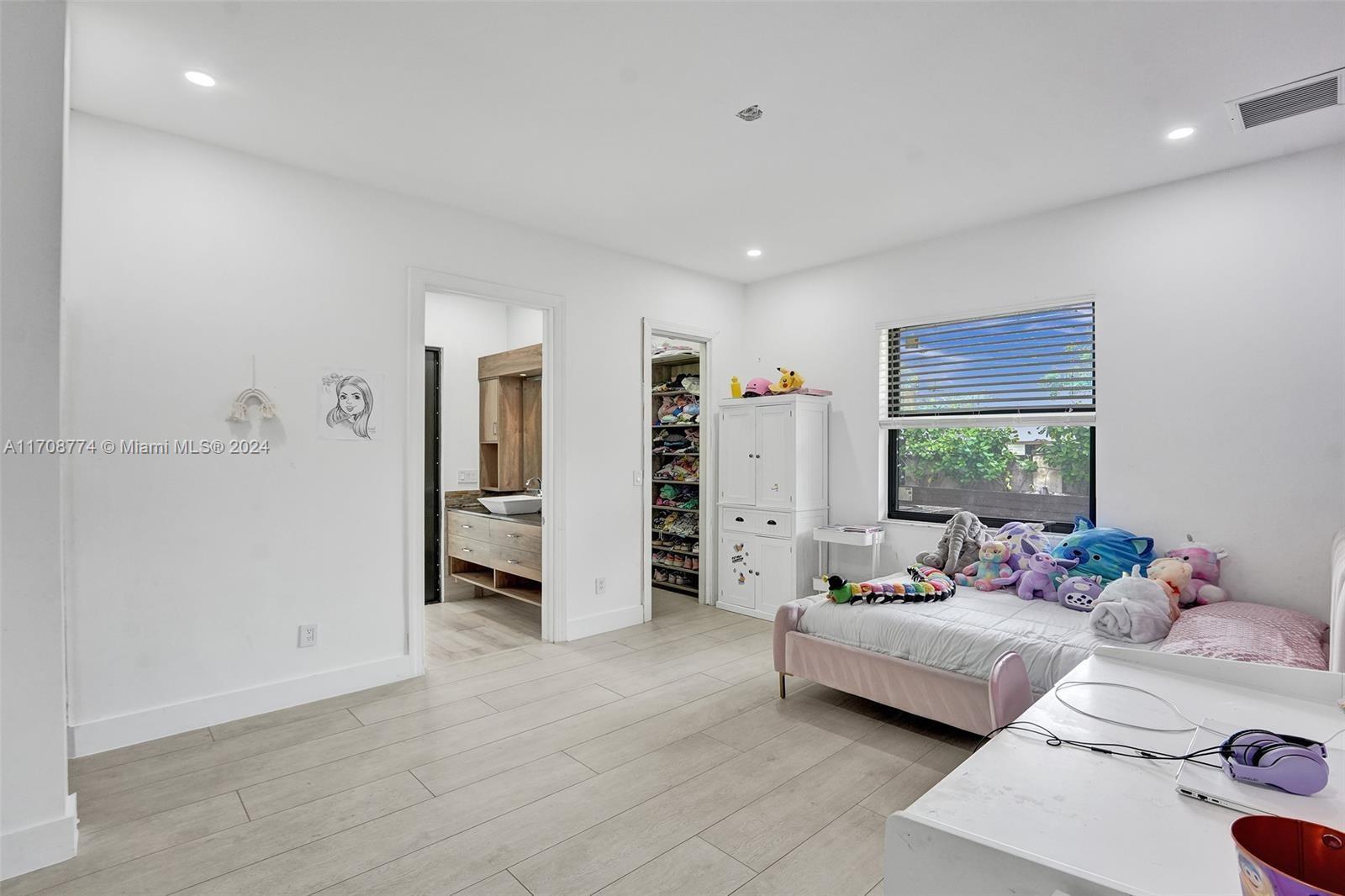 SHADY RIDGE ESTATES - Residential