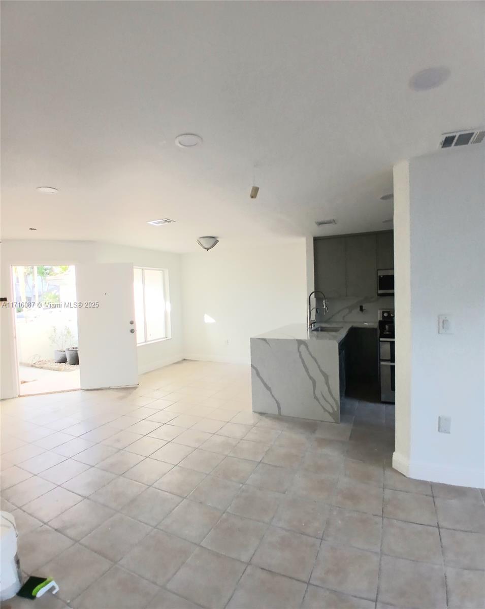 HEFTLERS LAGO MAR WEST - Residential Lease