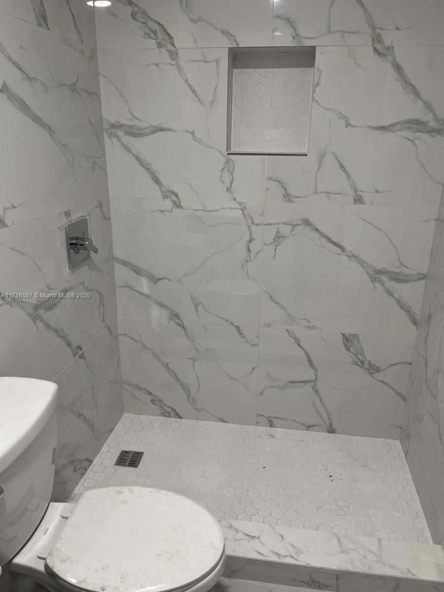 HEFTLERS LAGO MAR WEST - Residential Lease