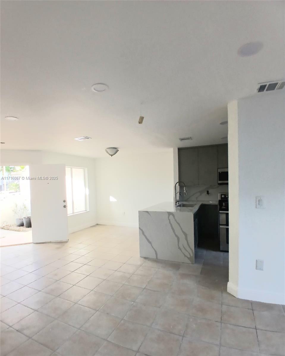 HEFTLERS LAGO MAR WEST - Residential Lease