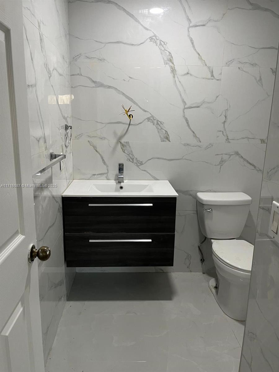 HEFTLERS LAGO MAR WEST - Residential Lease