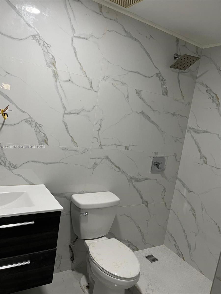 HEFTLERS LAGO MAR WEST - Residential Lease