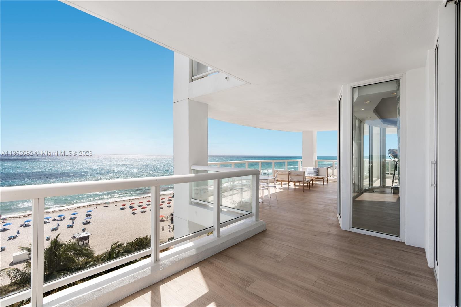 LA TOUR CONDO - Residential