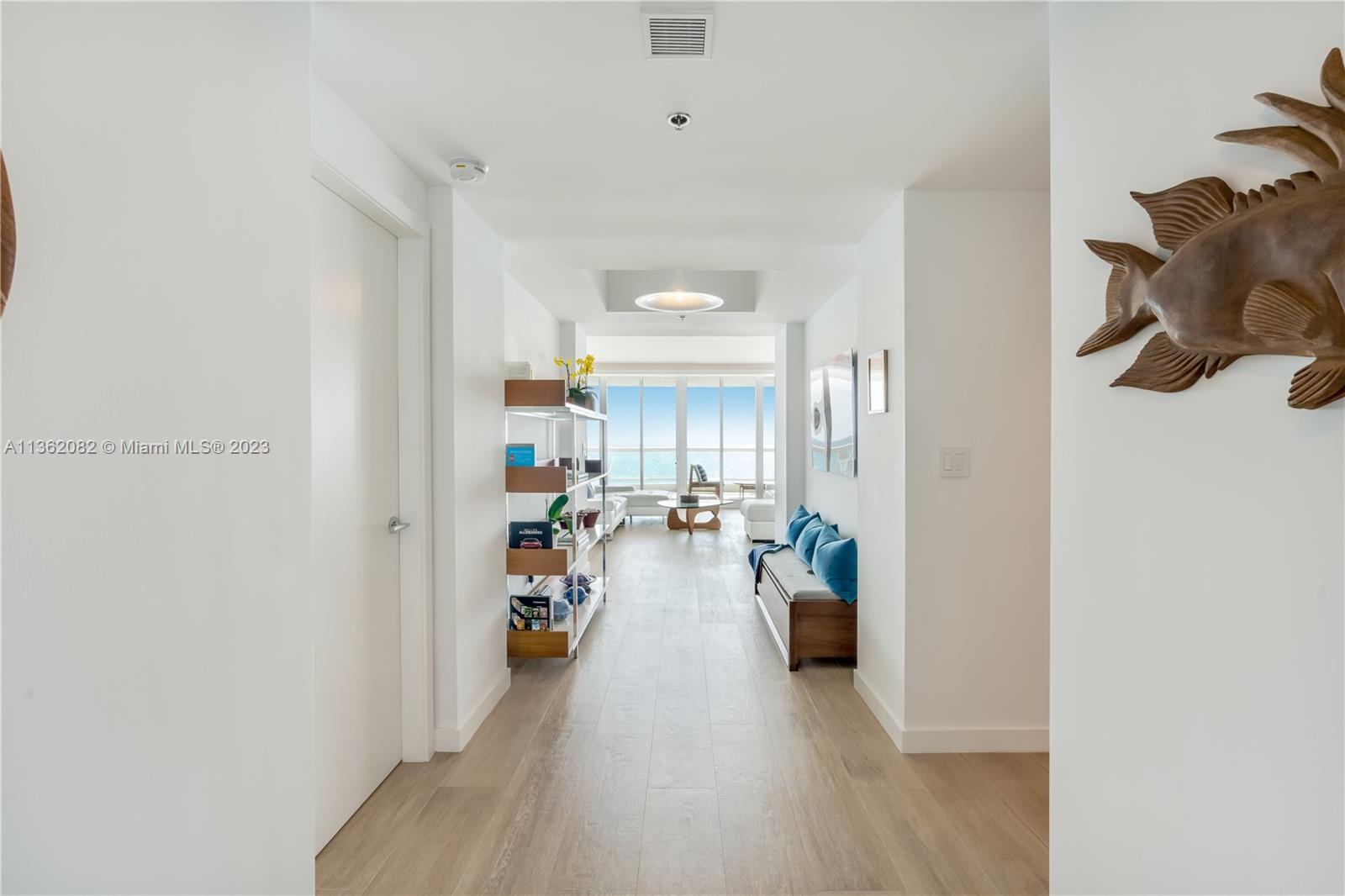 LA TOUR CONDO - Residential