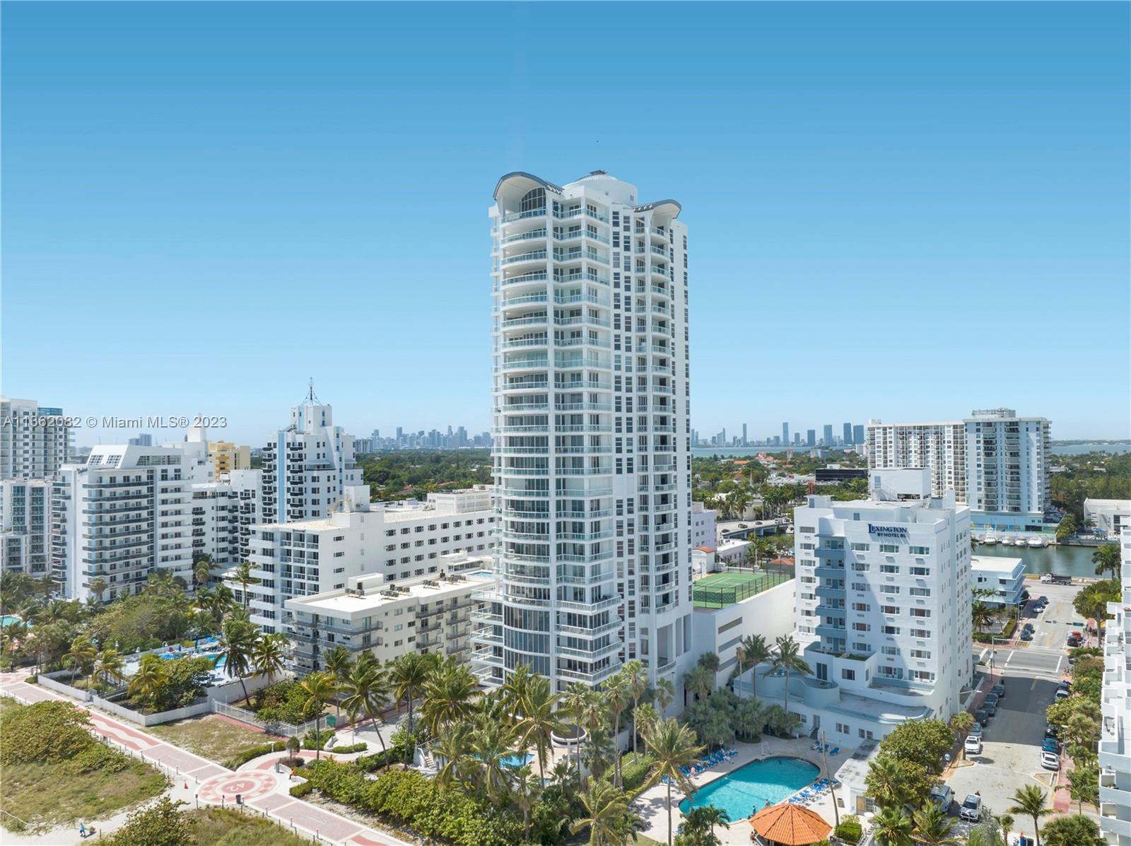 LA TOUR CONDO - Residential