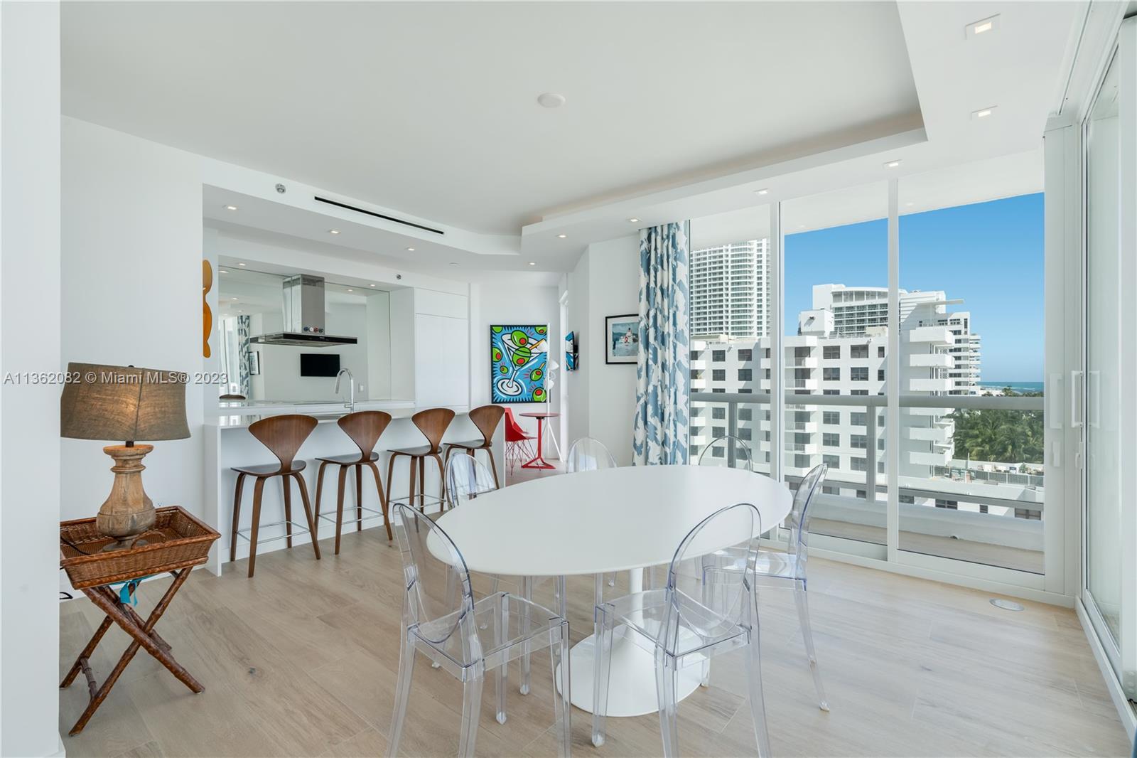 LA TOUR CONDO - Residential