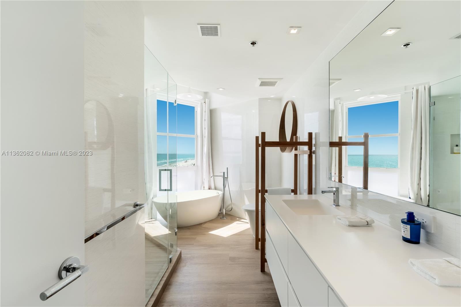 LA TOUR CONDO - Residential