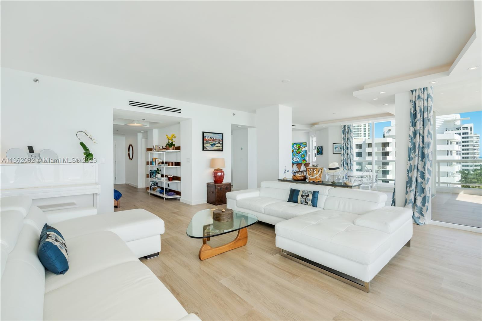 LA TOUR CONDO - Residential