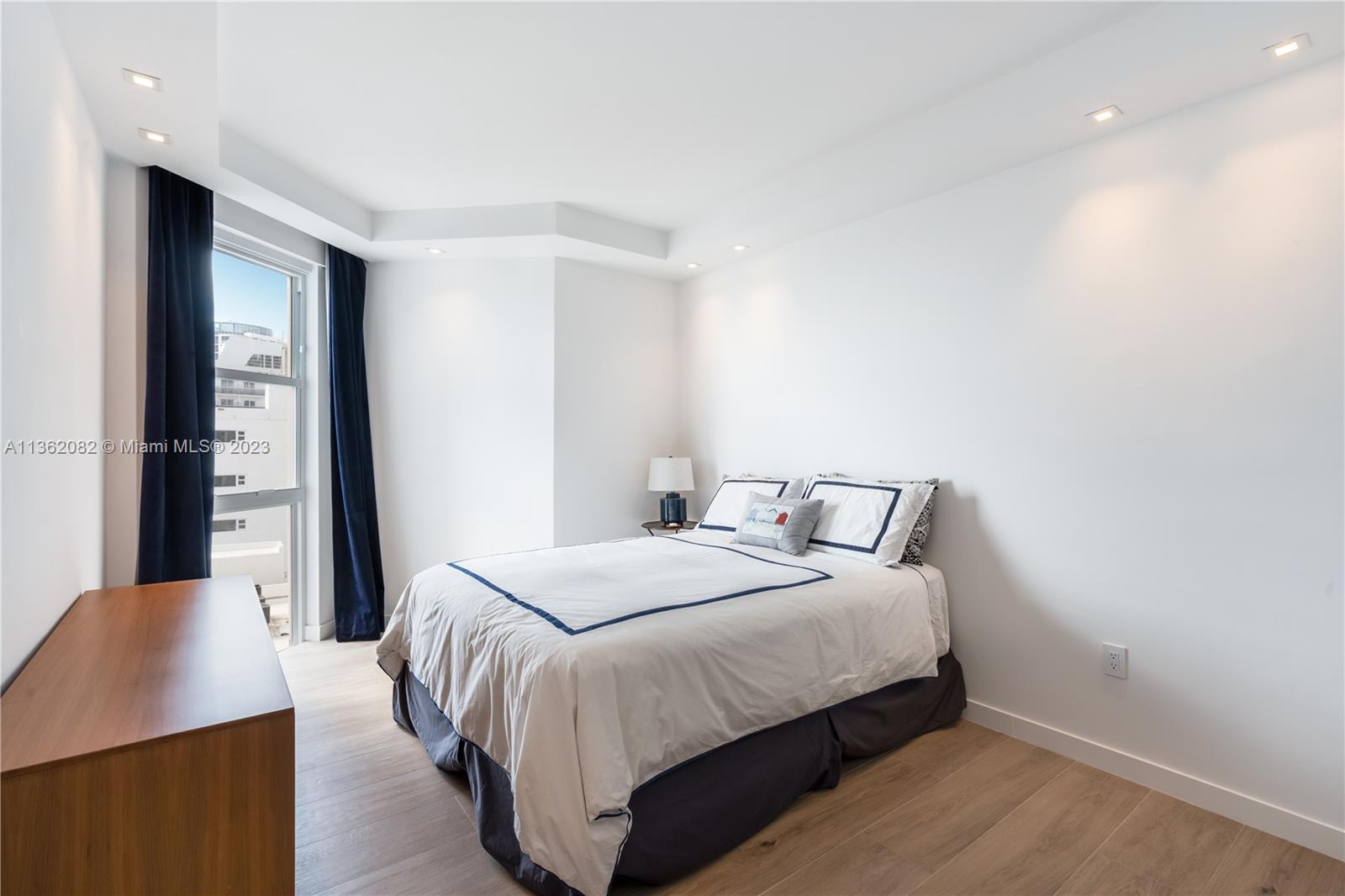 LA TOUR CONDO - Residential