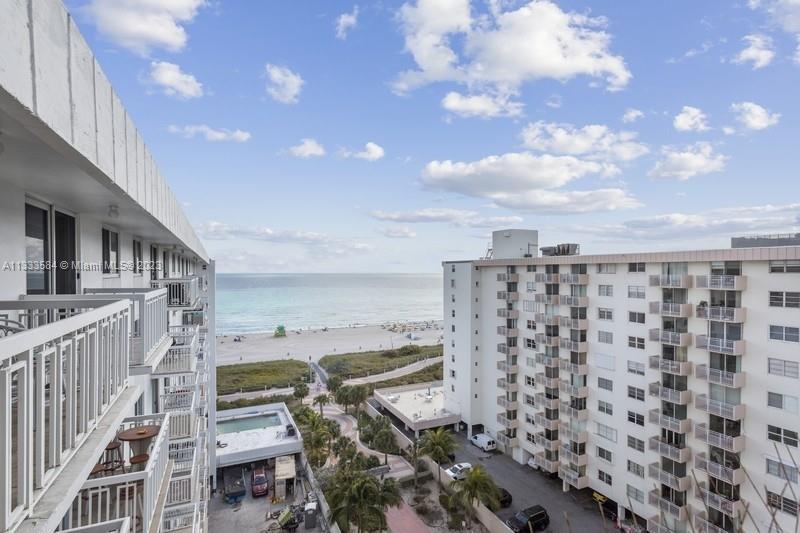 THE PRESIDENTIAL CONDO - Residential