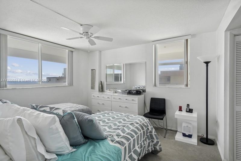 THE PRESIDENTIAL CONDO - Residential