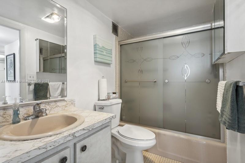 THE PRESIDENTIAL CONDO - Residential