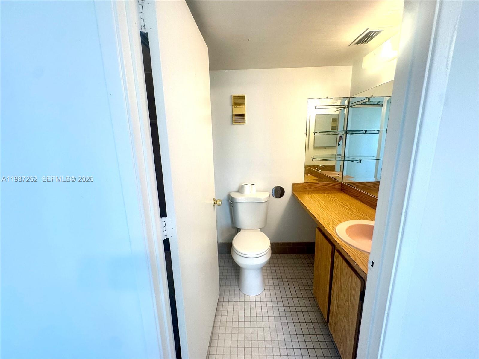 LAKESHORE AT UNIVERSITY P - Residential